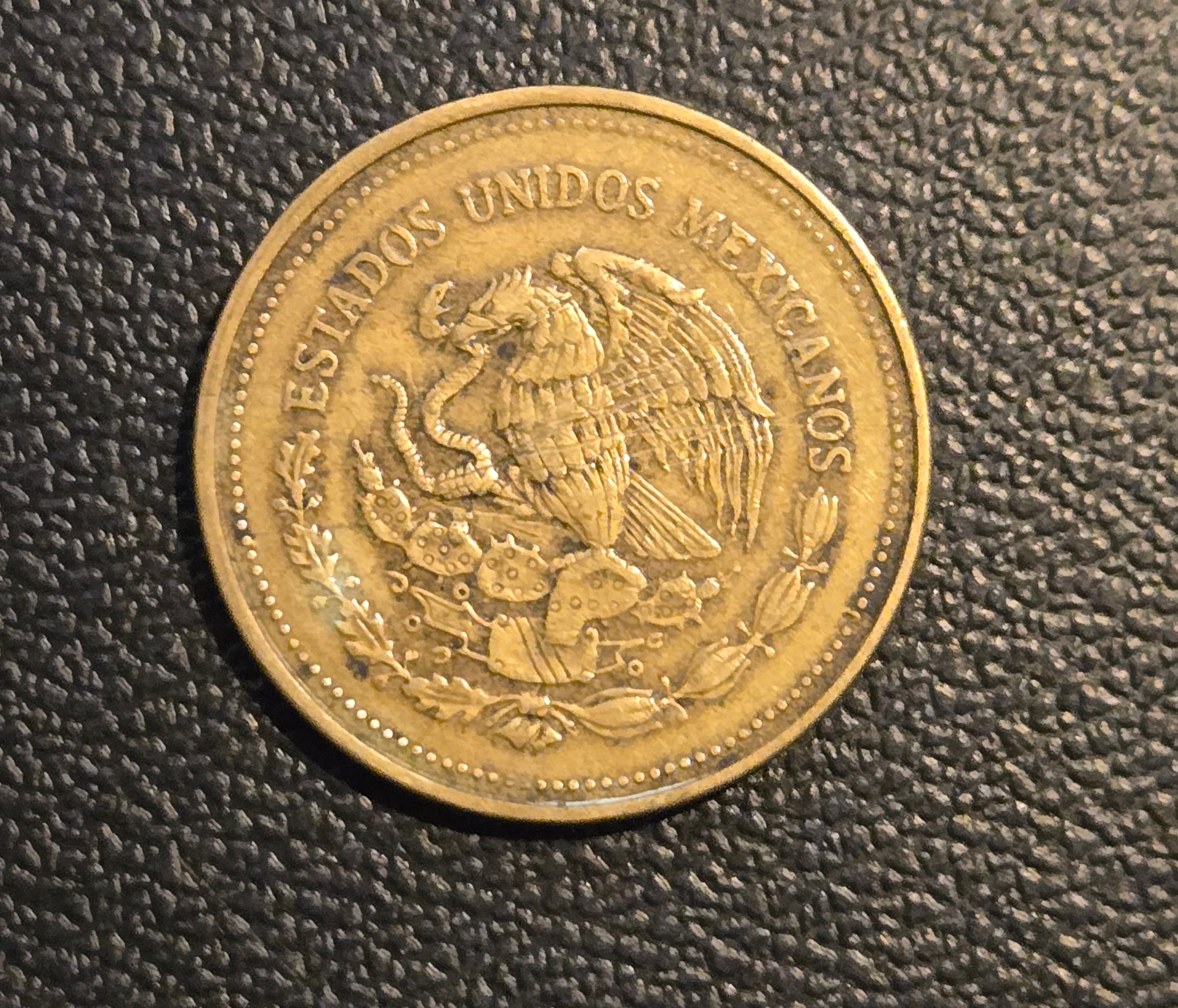 1988 Mexico 1000 Pesos Coin - Historic Design - Image 1