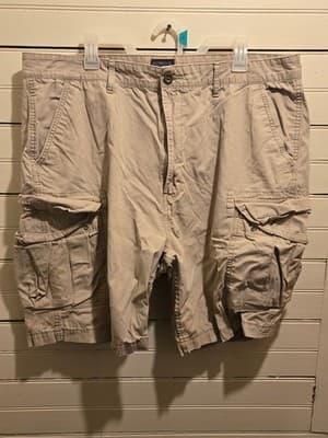 Levi Strauss & Co Cargo Shorts Mens 40 Khaki Multi Pocket Cotton Relaxed Fit - Image 1