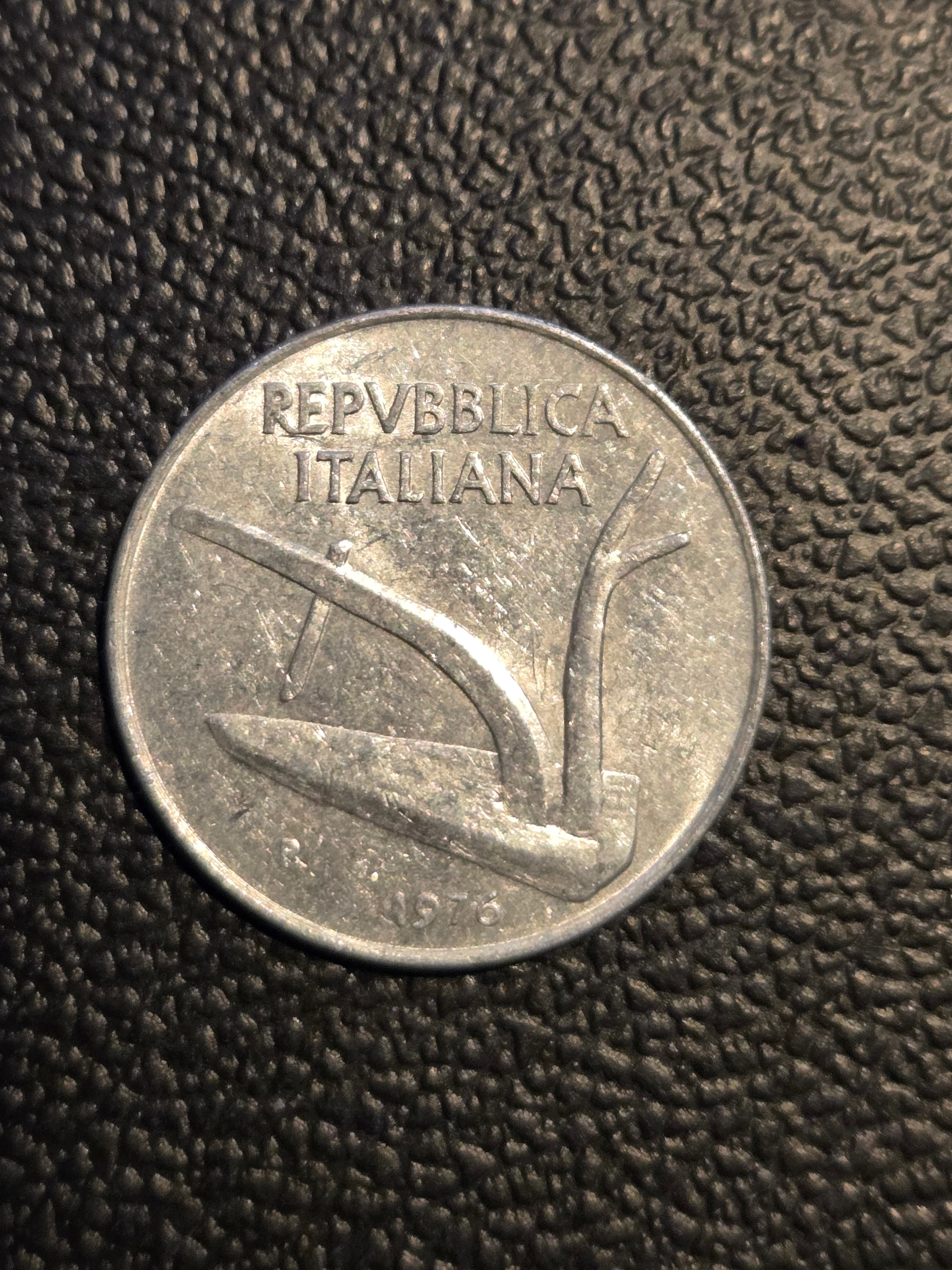 1976 Italy 10 Lira Aluminum Coin - Very Good Condition, Collectible - Image 1