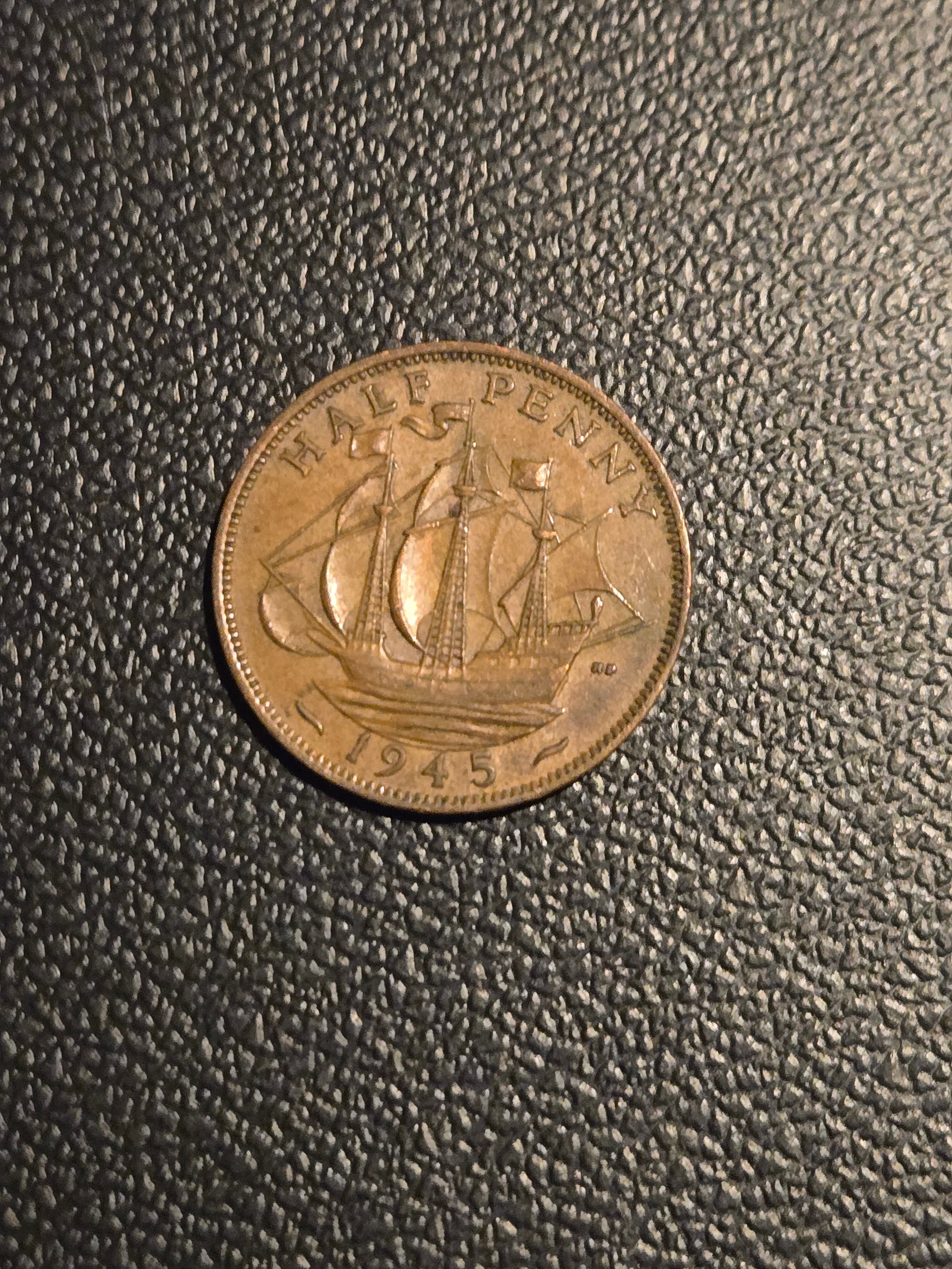 1945 England Half Penny Bronze Coin - Very Fine Uncertified, Not Rated - Image 1