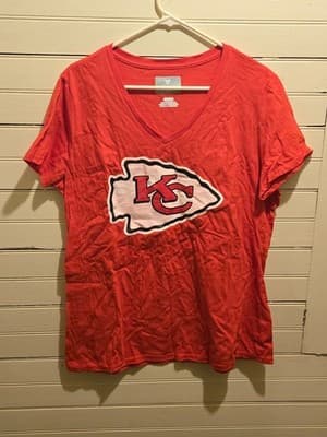 Fanatics T-Shirt Womens XL Kansas City Chiefs V-Neck Red Logo Tee Short Sleeve - Image 1