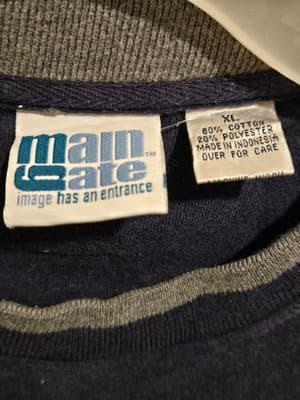 Main Gate Sweatshirt Mens XL 2005 National Finals Rodeo Navy Gray Crewneck - Thumbnail 2