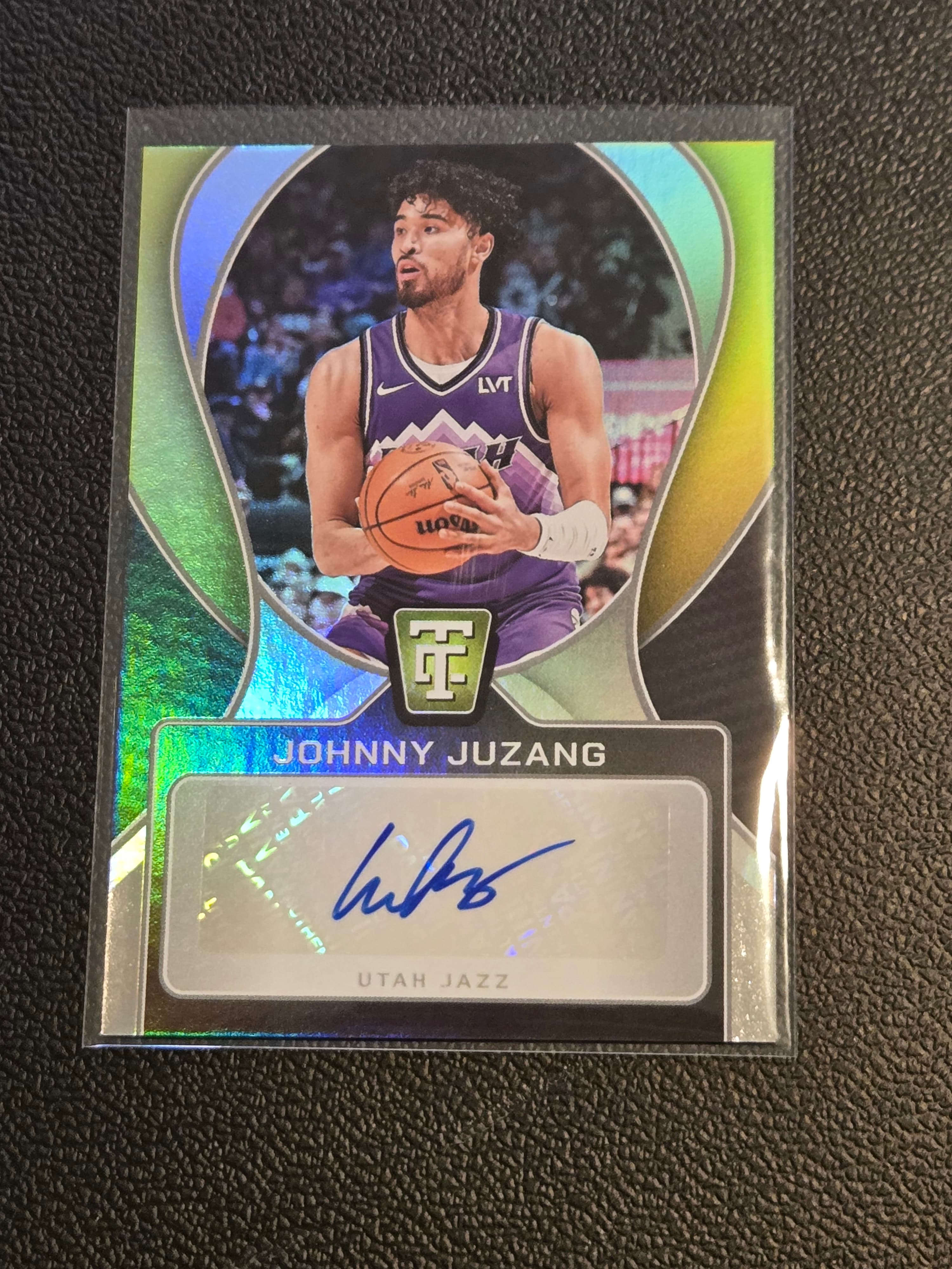 2024-25 totally certified johnny juzang #TCS-JUZ gold auto - Image 1