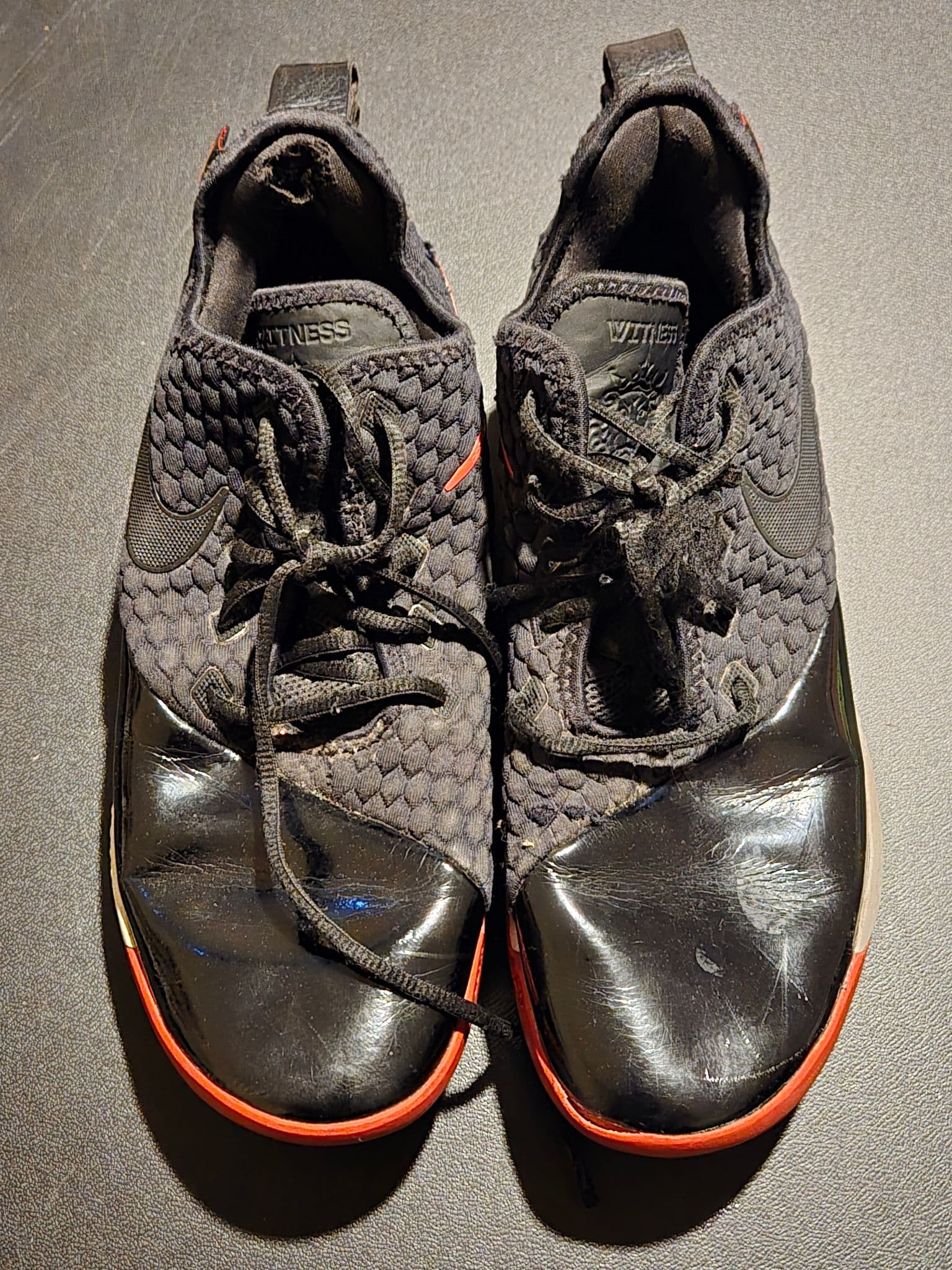 Nike LeBron Witness Basketball Shoes Mens 11 Black Red Low Top BQ9819-001 2018 - Image 1