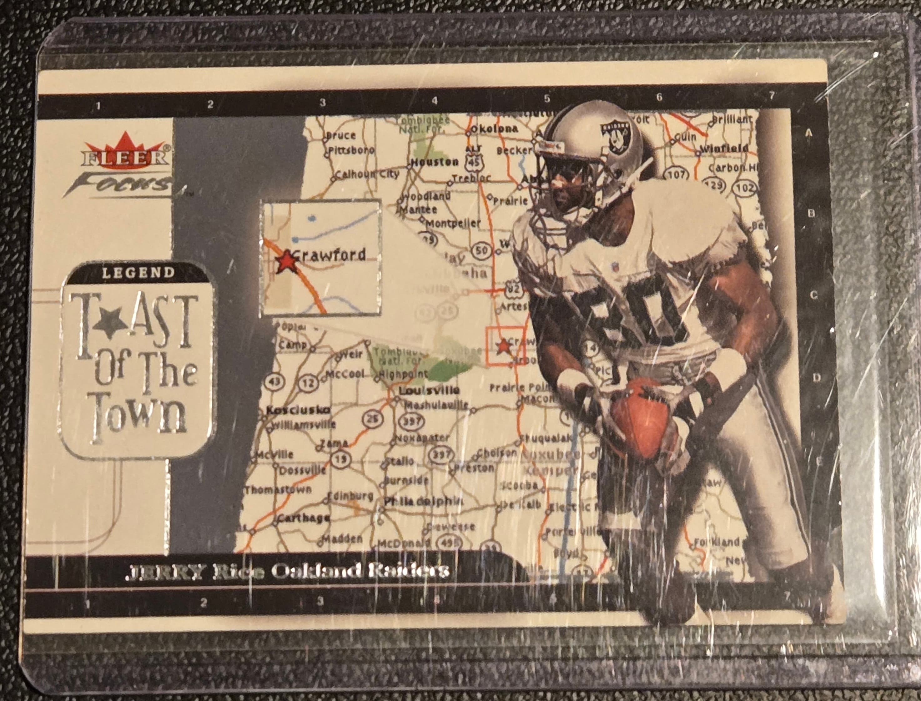 2001 Fleer Focus #17 TT Jerry Rice Toast of the Town - Image 1