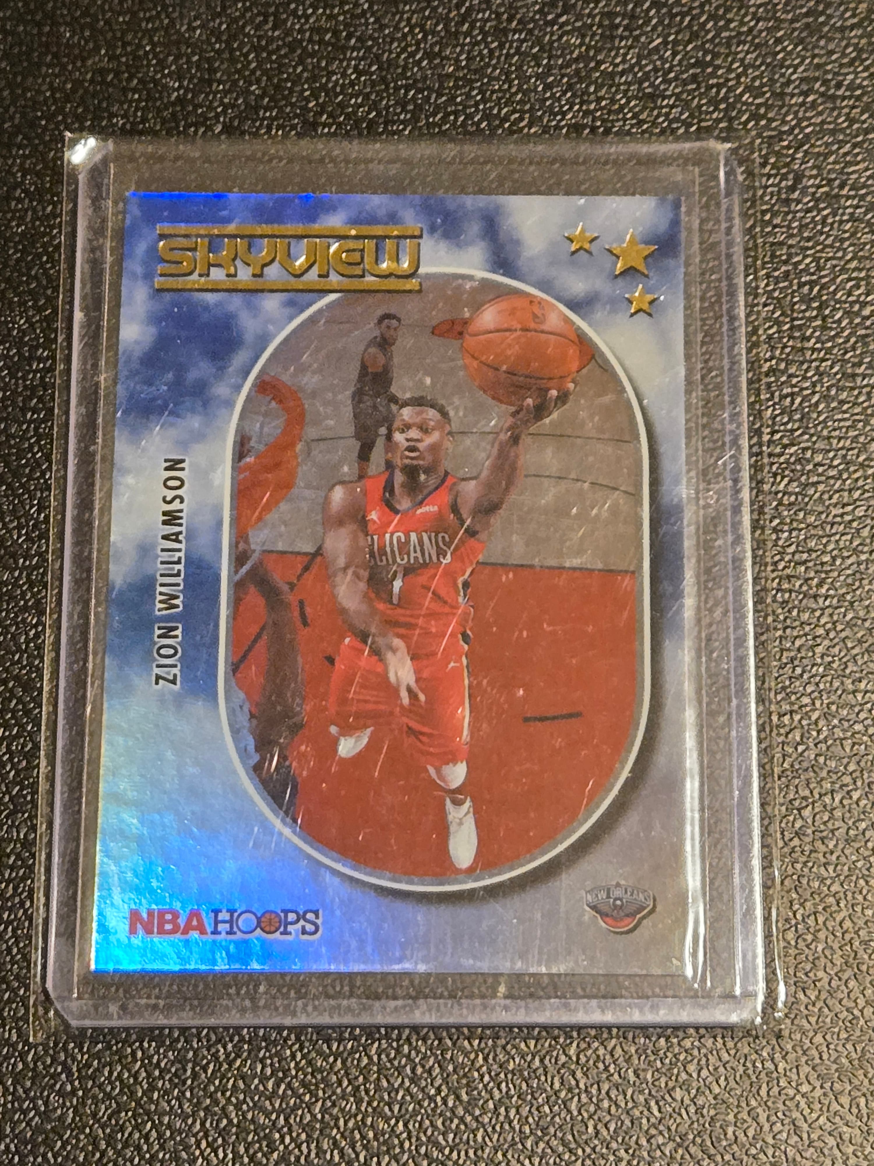 2021-22 Hoops #25 Zion Williamson Skyview Holo - Image 1