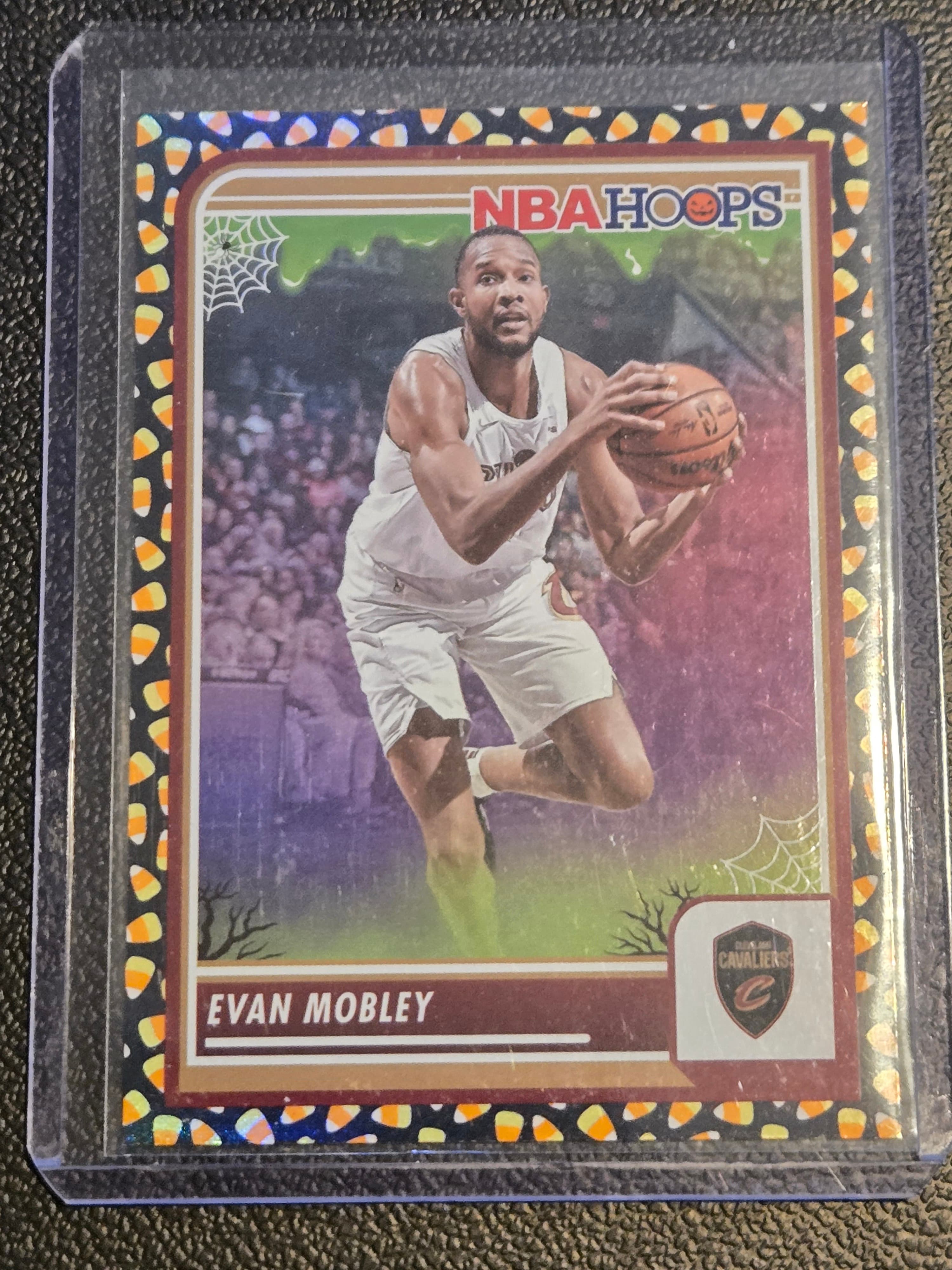 2023-24 Hoops Haunted Hoops #115 Evan Mobley Holo Candy - Image 1