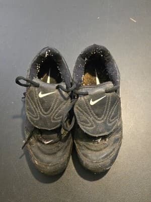 Nike Baseball Cleats Youth 1Y Black Lace Cover Molded Studs Used Vintage 90s - Image 1