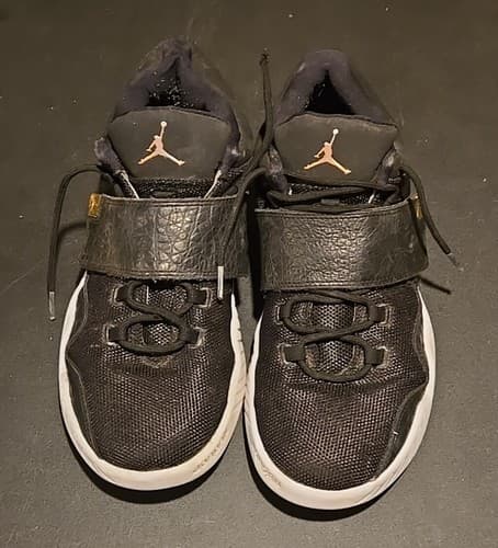 Size 10 - Jordan J23 Black And Gold - 854557-004 - Thumbnail 2