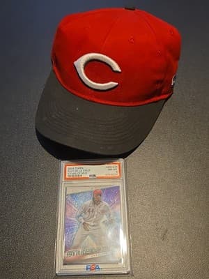 Cincinnati Reds Hat Lot With Elly Graded With 8 Card W Small Writing On Inside - Image 1