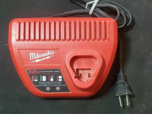 Milwaukee 12v Lithium-ion Battery Charger - Image 1