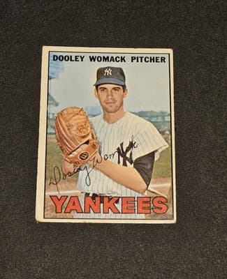 1967 Topps #77 Dooley Womack - Image 1