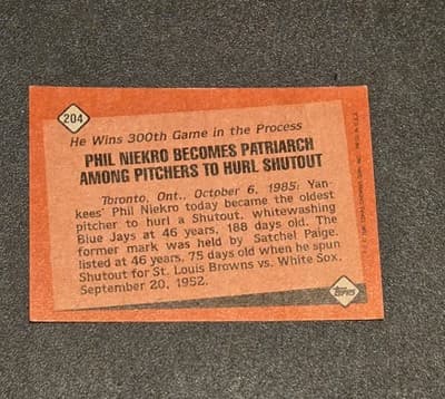 1986 Topps #204 Phil Niekro - Thumbnail 2