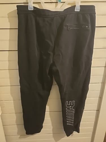 American Eagle Black Sweatpants Stretch Size XL Used With Small Stain - Thumbnail 2