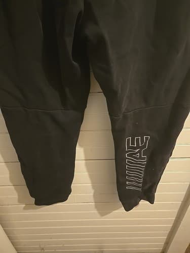 American Eagle Black Sweatpants Stretch Size XL Used With Small Stain - Thumbnail 4