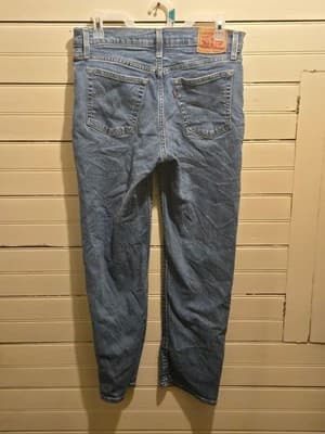 Levis Wedgie Straight Jeans Womens 28 Light Wash High Rise Button Fly Blue - Thumbnail 4