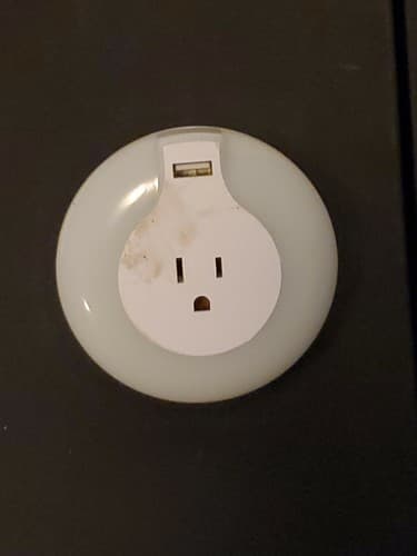 MAX Outlet To Usb Outlet converter With Light - Image 1