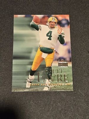 1999 SkyBox Premium #94 Brett Favre - Image 1