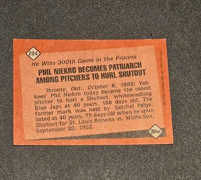 1986 Topps #204 Phil Niekro - Thumbnail 2