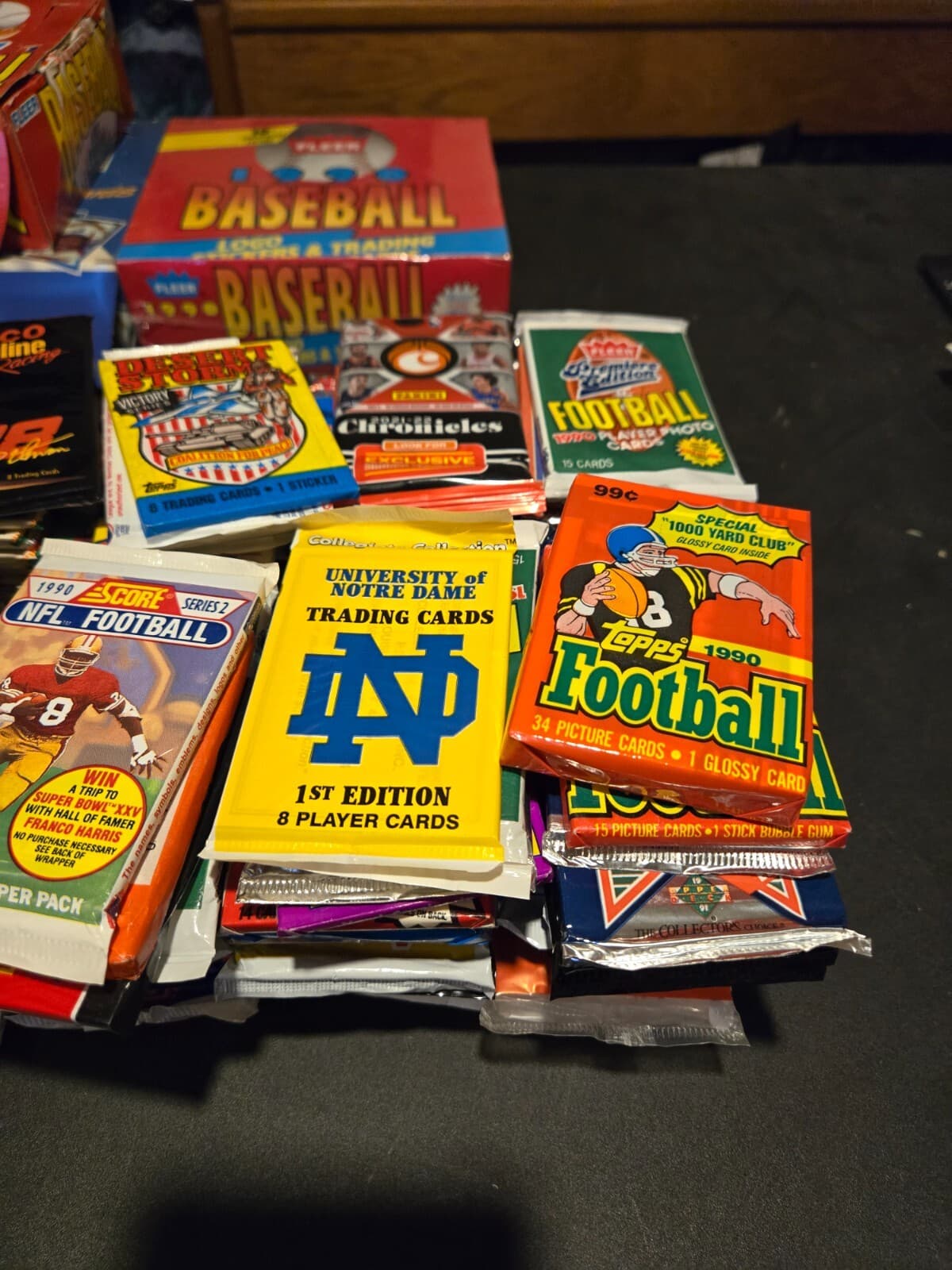 Lot of 500 multi/mixed-sport cards and non-sport trading cards in sealed pack - Thumbnail 3