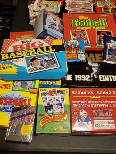 Lot of 300 multi/mixed-sport cards and non-sport trading cards in sealed packs - Thumbnail 3