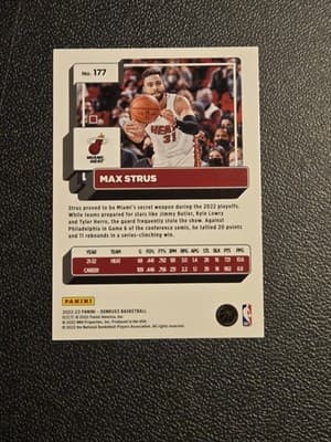 2022-23 Donruss #177 Max Strus Holo Laser Green - Thumbnail 2