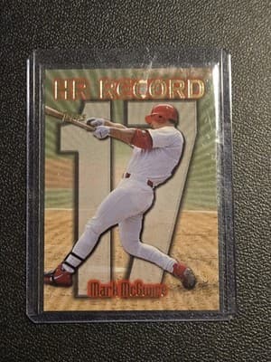 1999 Topps #220q Mark McGwire : HR 17 - Image 1