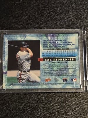 1995 Topps Embossed #113 Cal Ripken Jr. - Thumbnail 2