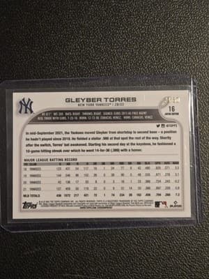 2022 Topps Japan Edition #16 Gleyber Torres Purple #/50 - Thumbnail 2