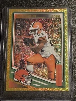 2025 Score #19 Nick Chubb Dots Gold #/499 - Image 1