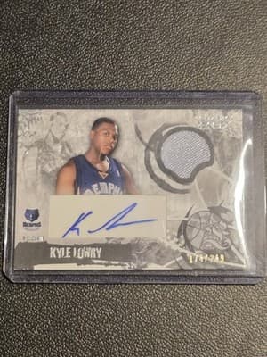 2006-07 Topps Luxury Box #RAR-KL Kyle Lowry Rookie Relics Autographs #/249 - Image 1