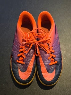 Nike Indoor Soccer Shoes Youth 5Y Purple Orange Futsal Turf Sneakers Gum Sole