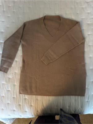 Max Mara 100% Cashmere Ribbed V-Neck Sweater Camel Size S