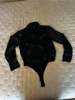 PAIGE “Calico Blue” 100% Silk Open Collar Blouse Size 10