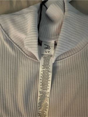 Alo Yoga Ribbed Mock Neck Long Sleeve Top White NWT Size S - Thumbnail 5