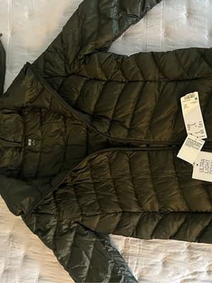 Uniqlo Ultra Light Down Jacket Olive Green NWT Size M Packable - Thumbnail 3