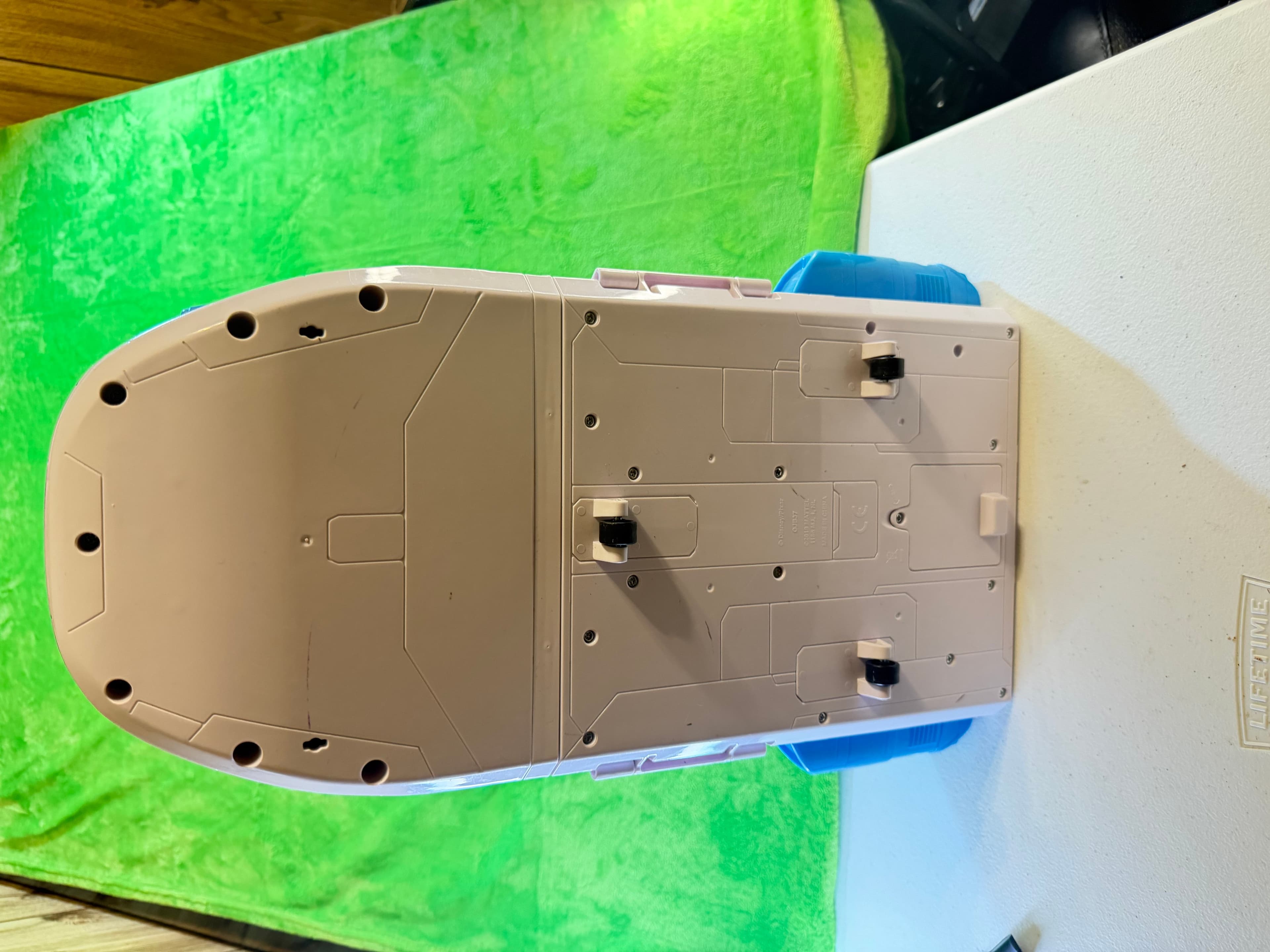 Buzz Lightyear Spaceship Playset with Interactive Features - Thumbnail 8