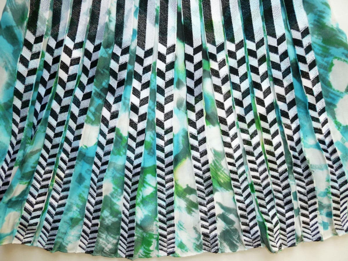 Parker Colorful Pleated Mini Dress size Large (Fits Small/Medium) - Thumbnail 2