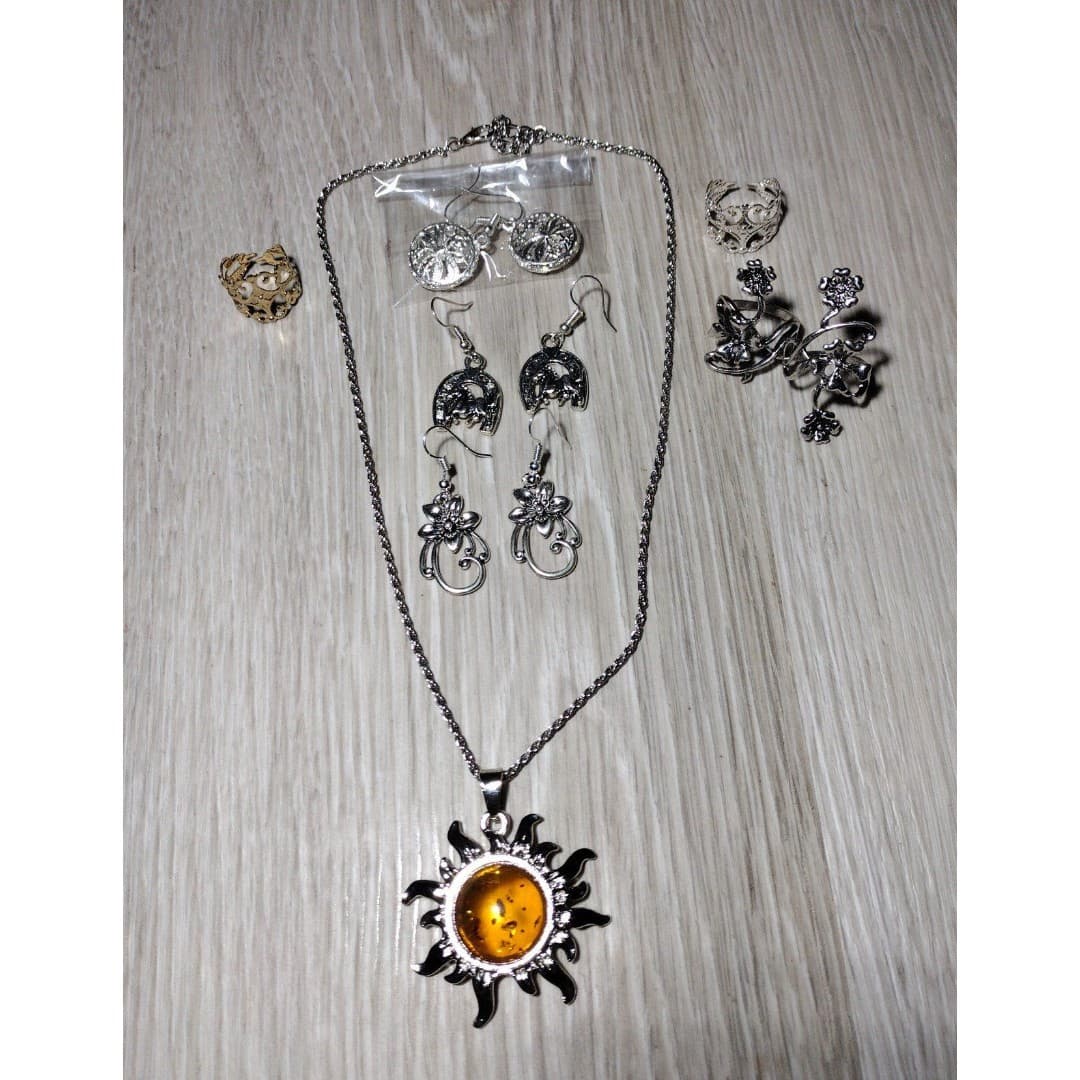 Jewelry Bundle - 3 Pairs of Earrings, 4 Rings, 1 Necklace - Image 1