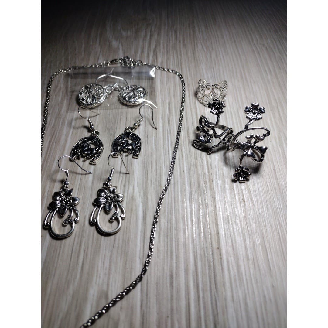 Jewelry Bundle - 3 Pairs of Earrings, 4 Rings, 1 Necklace - Thumbnail 4