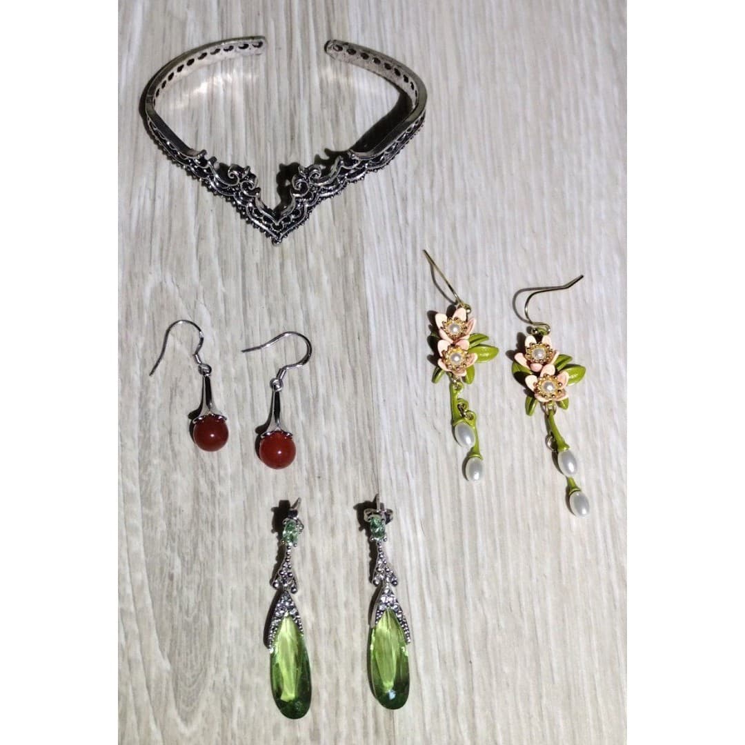 Earrings(3) & Bracelet Bundle - New - Image 1