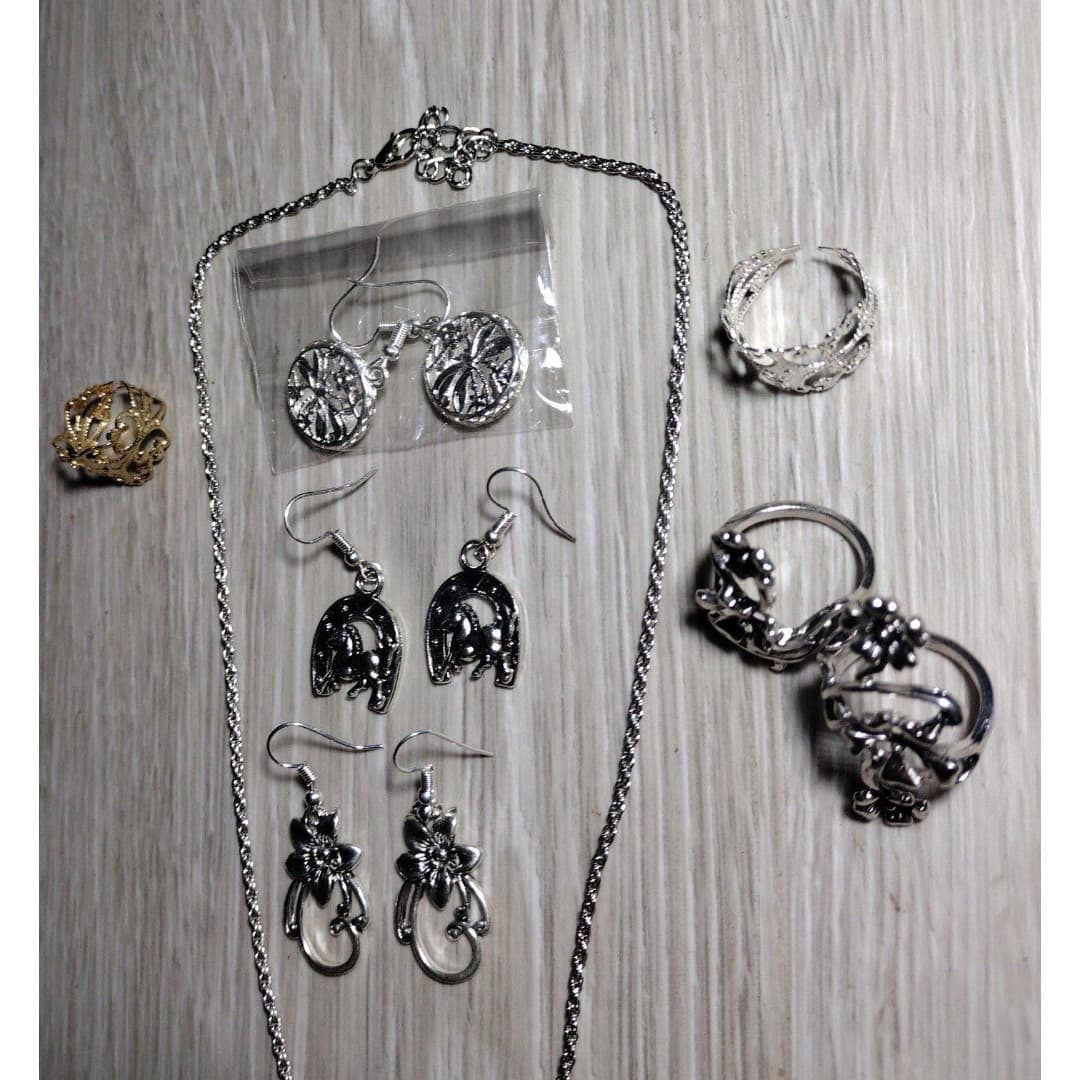 Jewelry Bundle - 3 Pairs of Earrings, 4 Rings, 1 Necklace - Thumbnail 5