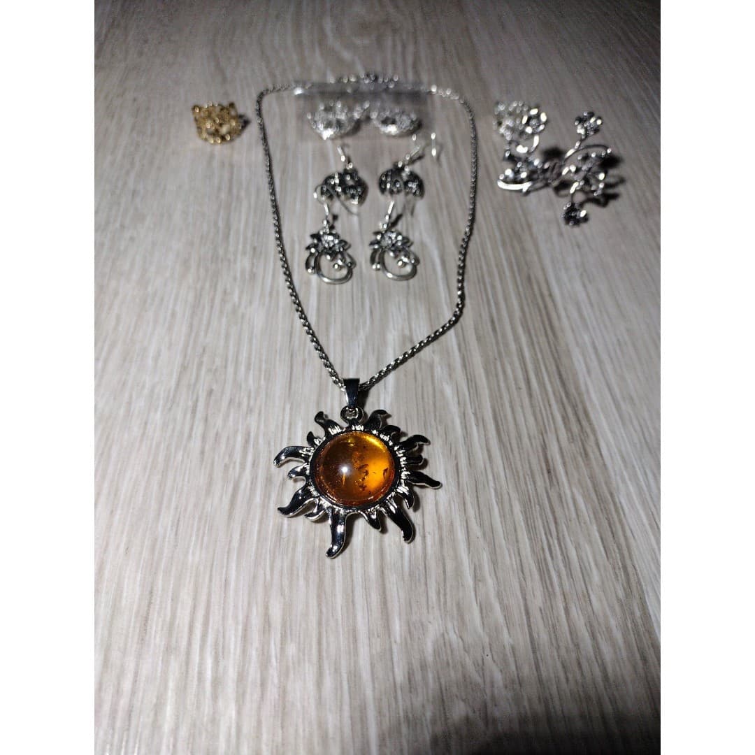 Jewelry Bundle - 3 Pairs of Earrings, 4 Rings, 1 Necklace - Thumbnail 2