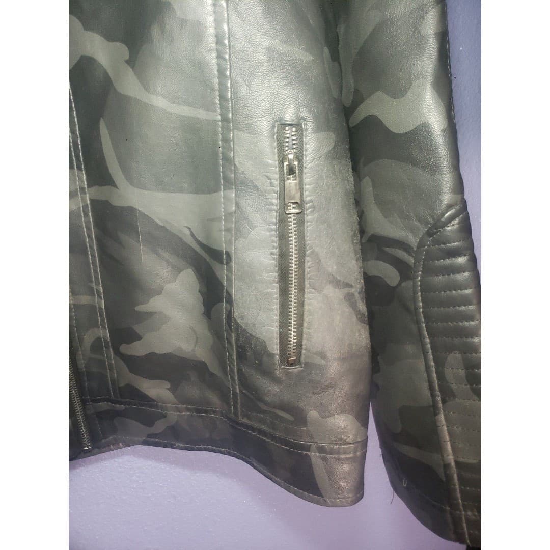 Bleu Grandeur Men's Camo Jacket - Size Med. - Thumbnail 3