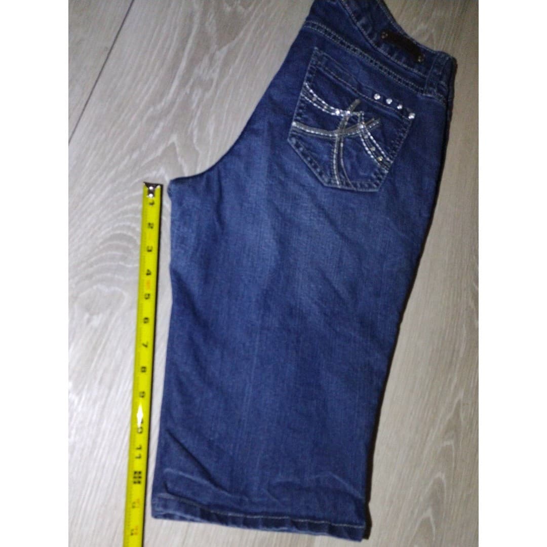 Royalty by YMI - Jean Capris - Size 8 - Thumbnail 5