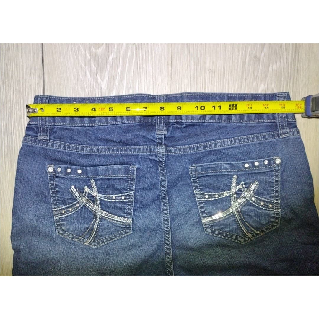 Royalty by YMI - Jean Capris - Size 8 - Thumbnail 4