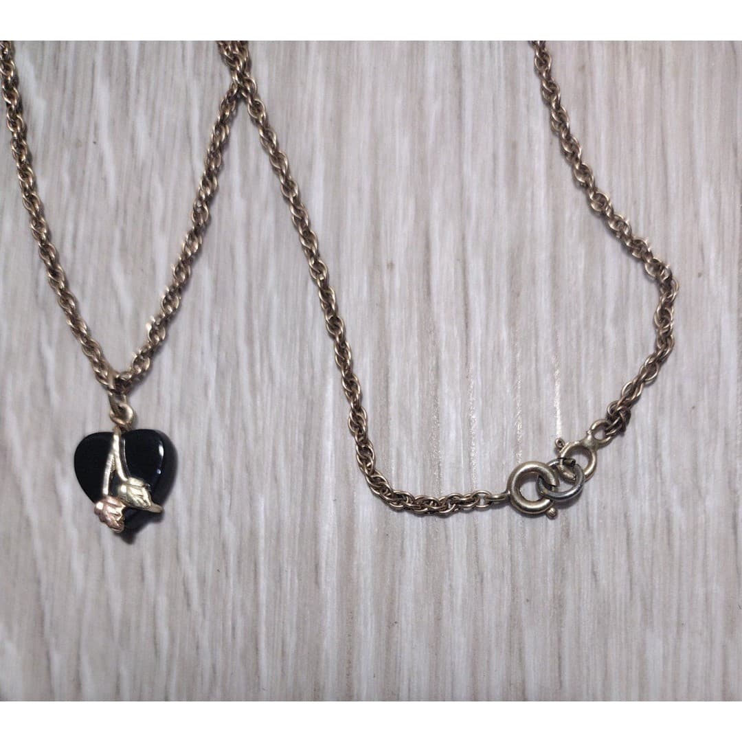 Vintage Black Onyx Heart With 10k Black Hills Gold Leaves (C© Co. 10k) - Thumbnail 8