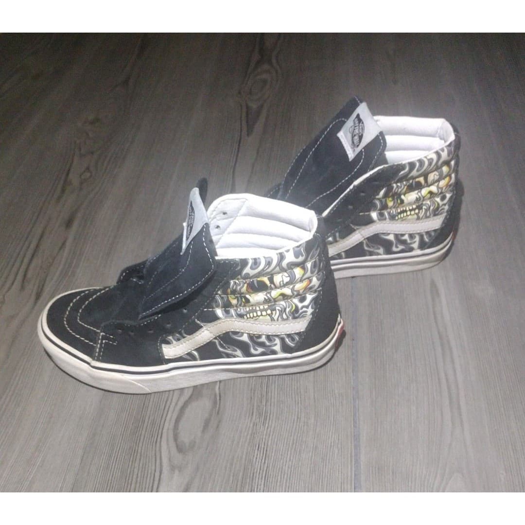 Vans Sk8-Hi Flame Skull Blk Sneakers - Sz Mens 3.5/Womens 5 - Image 1