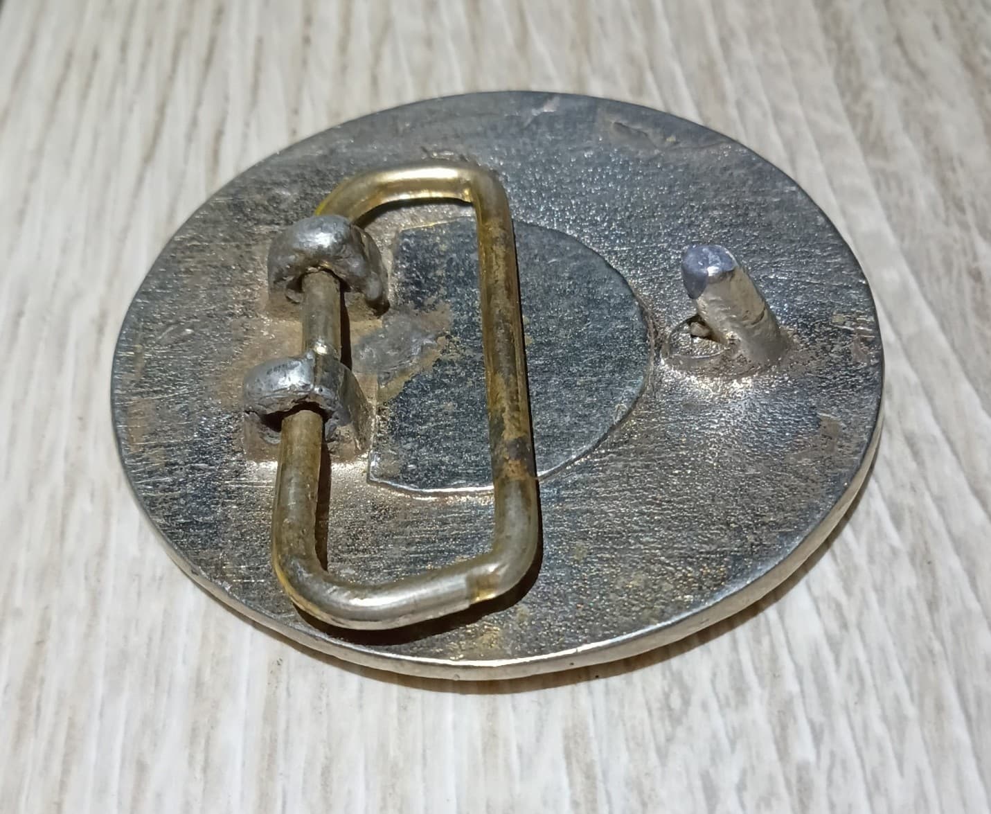 Round Silver Tone Belt Buckle Turquoise Like Inlay Cannabis Leaf Design - Thumbnail 5