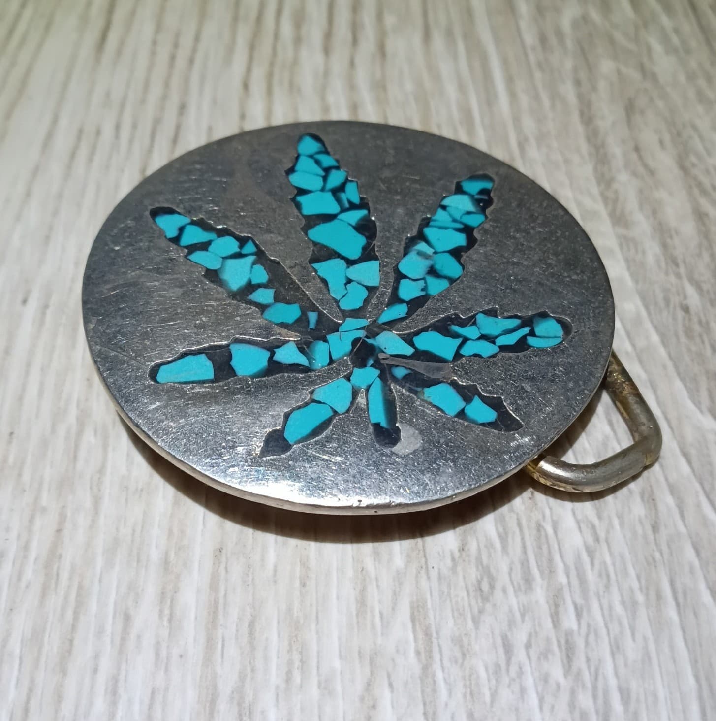 Round Silver Tone Belt Buckle Turquoise Like Inlay Cannabis Leaf Design - Thumbnail 6